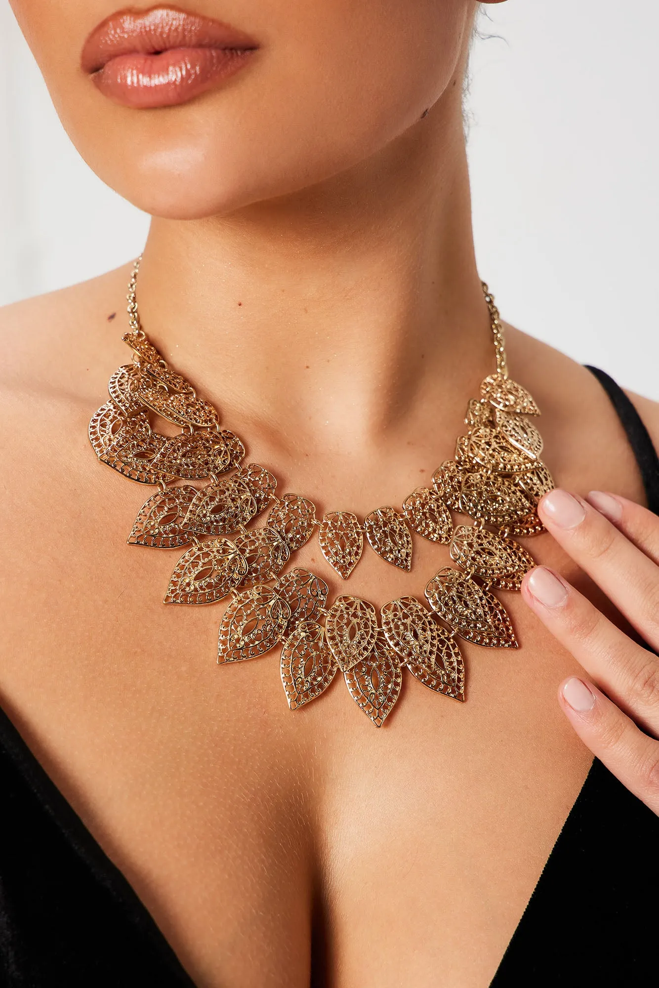 Beleaf In Yourself Necklace And Earring Set - Gold