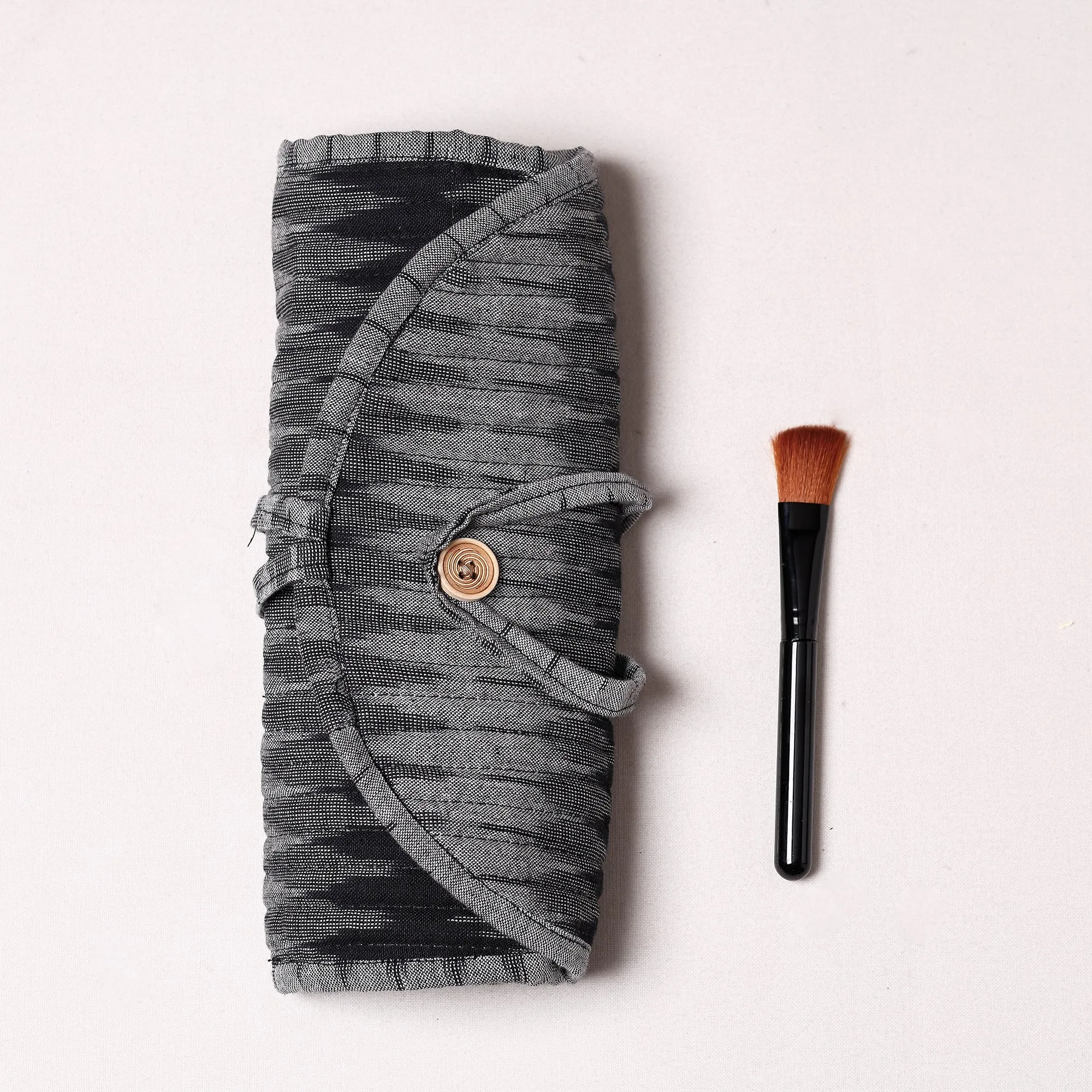 Black - Ikat Fabric Multipurpose Segmented Make-up Brush Wrap Pouch/Case