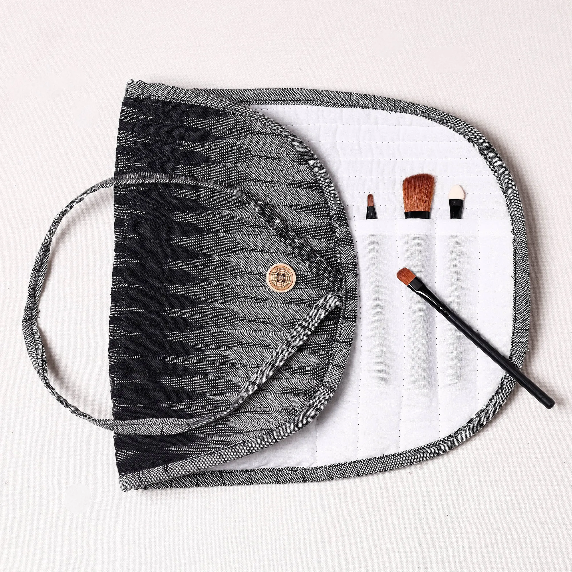Black - Ikat Fabric Multipurpose Segmented Make-up Brush Wrap Pouch/Case