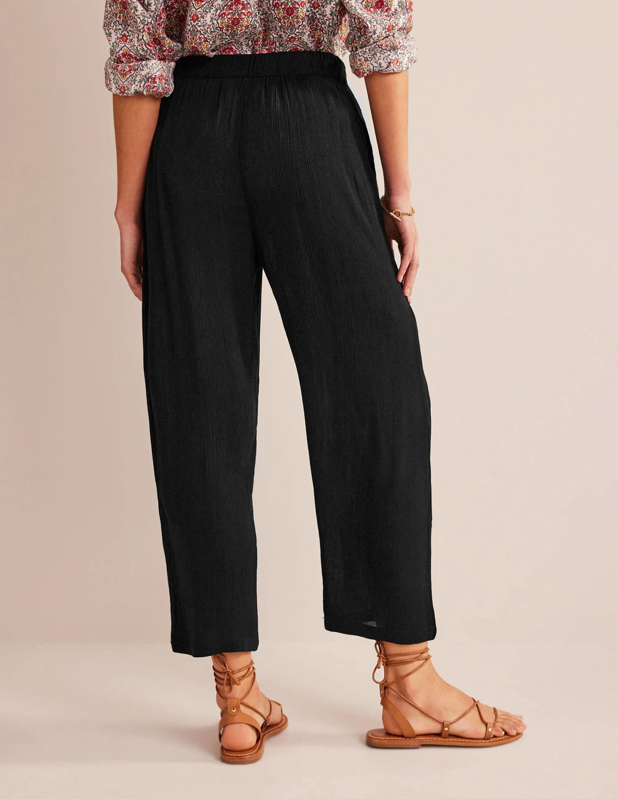 Crinkle Tapered Trousers-Black