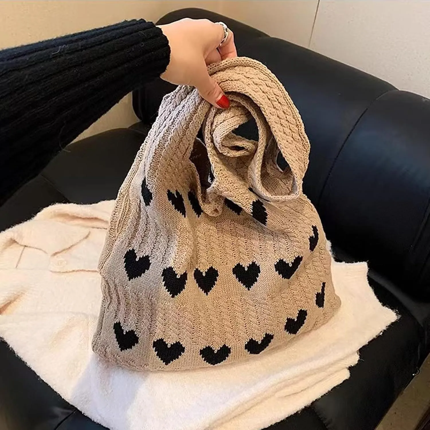 Crochet Tote Bags for Women - Cute Heart Shaped Knit Shoulder Bag Cutecore Accessories Y2K Aesthetic Handbag Beach Hobo Bag