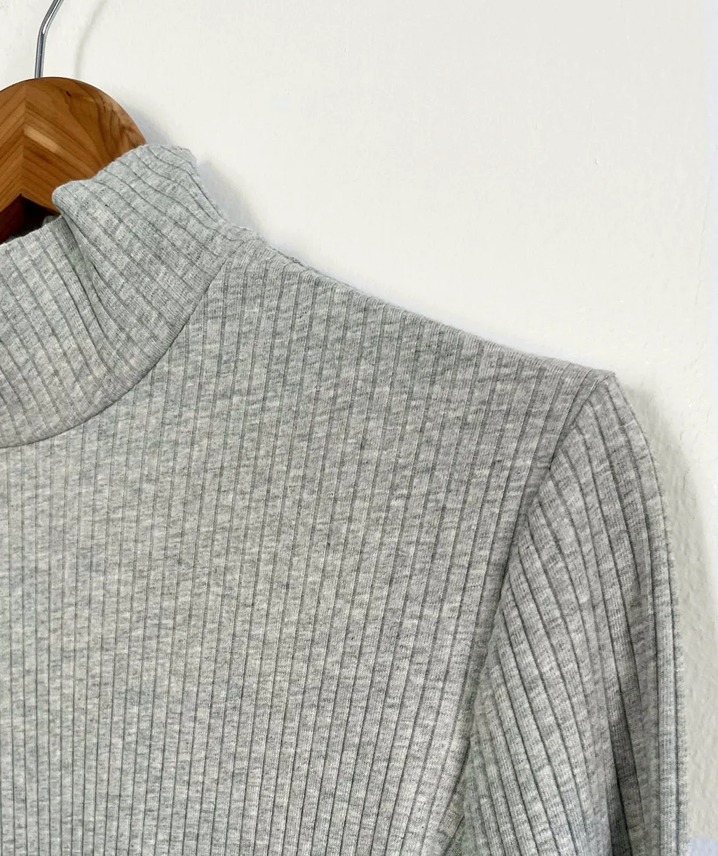 JUVIA mock neck top in Heather Grey
