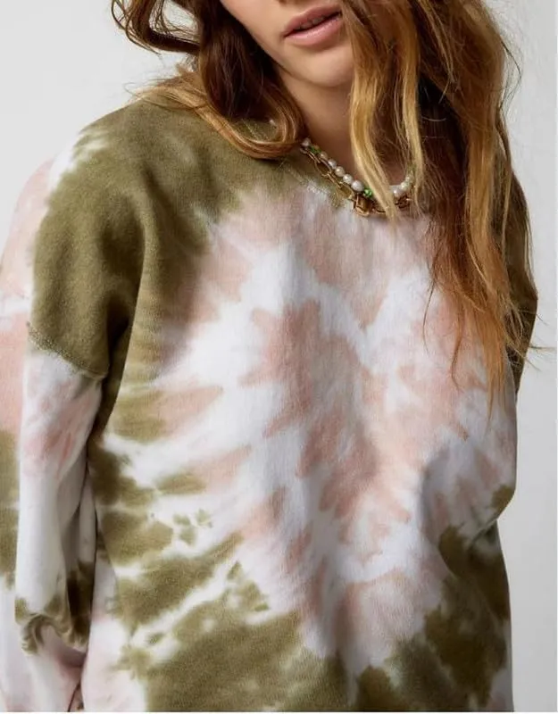 NUFIWI Tie Dye Heart Pattern Crew Neck Sweatshirt Long Sleeve Aesthetic Pink Pullover Tops Oversized Y2K Love Autumn Wear
