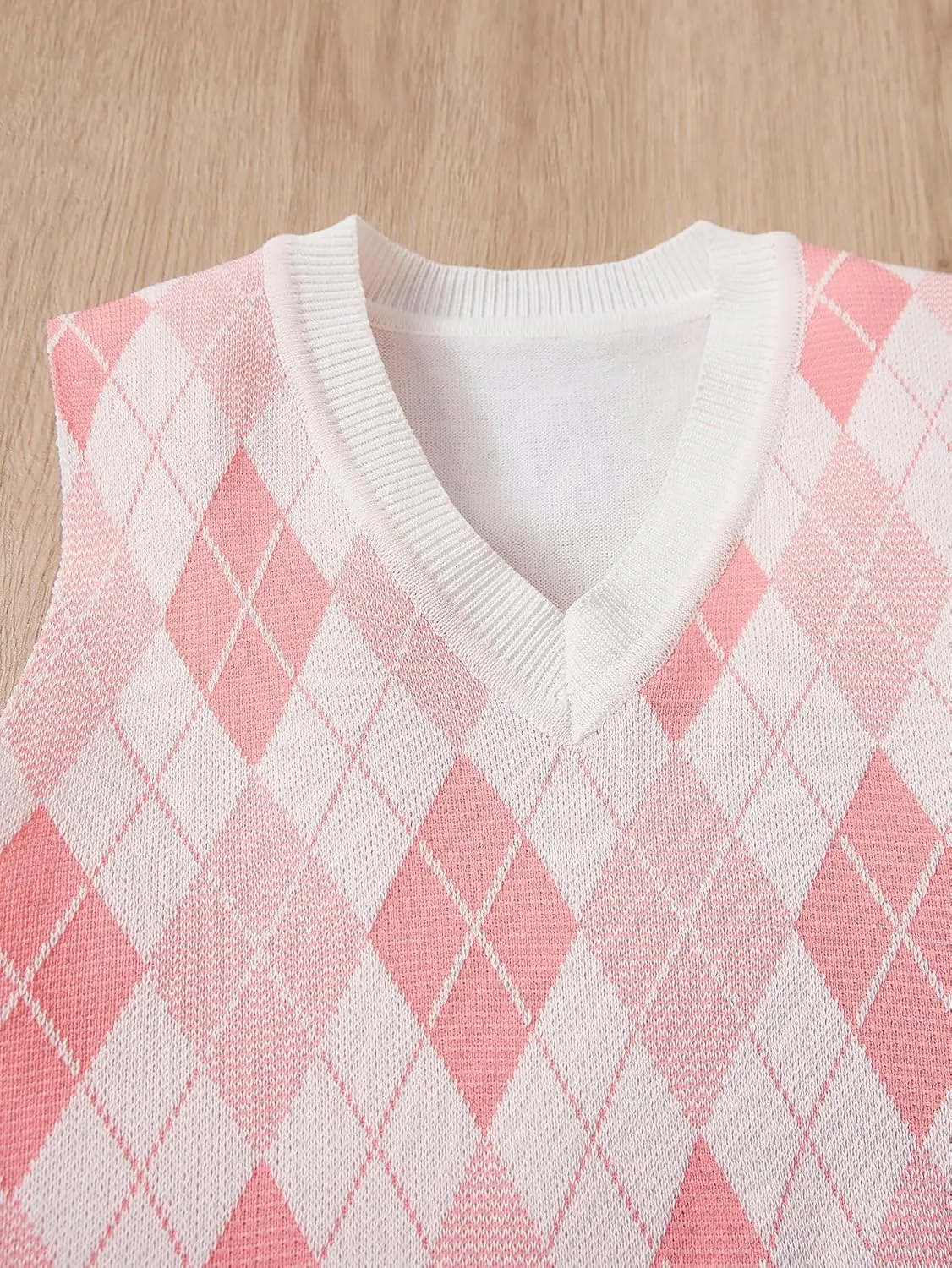 OYOANGLE Girl's Argyle Plaid V Neck Sweater Vest Sleeveless Preppy Casual Pullover Knitted Tank Tops
