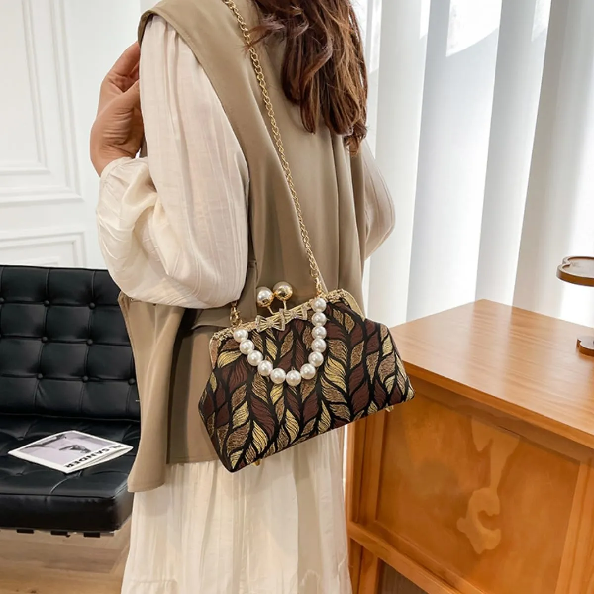 Pearl Evening Chain Shoulder Bag for Women Leaf Feathers Pattern Wedding Guest Chinese Pearl Purses Cross Body Purse