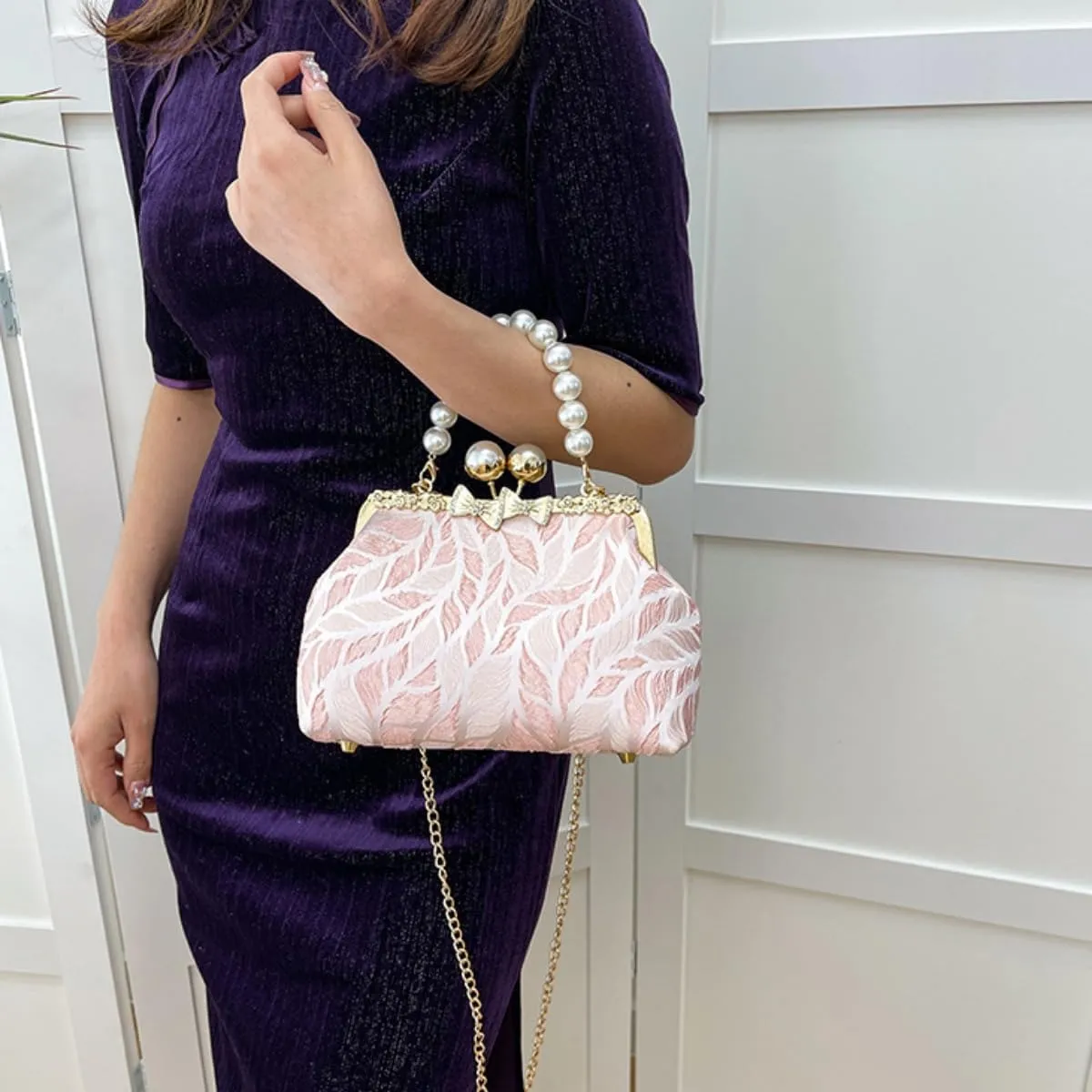 Pearl Evening Chain Shoulder Bag for Women Leaf Feathers Pattern Wedding Guest Chinese Pearl Purses Cross Body Purse