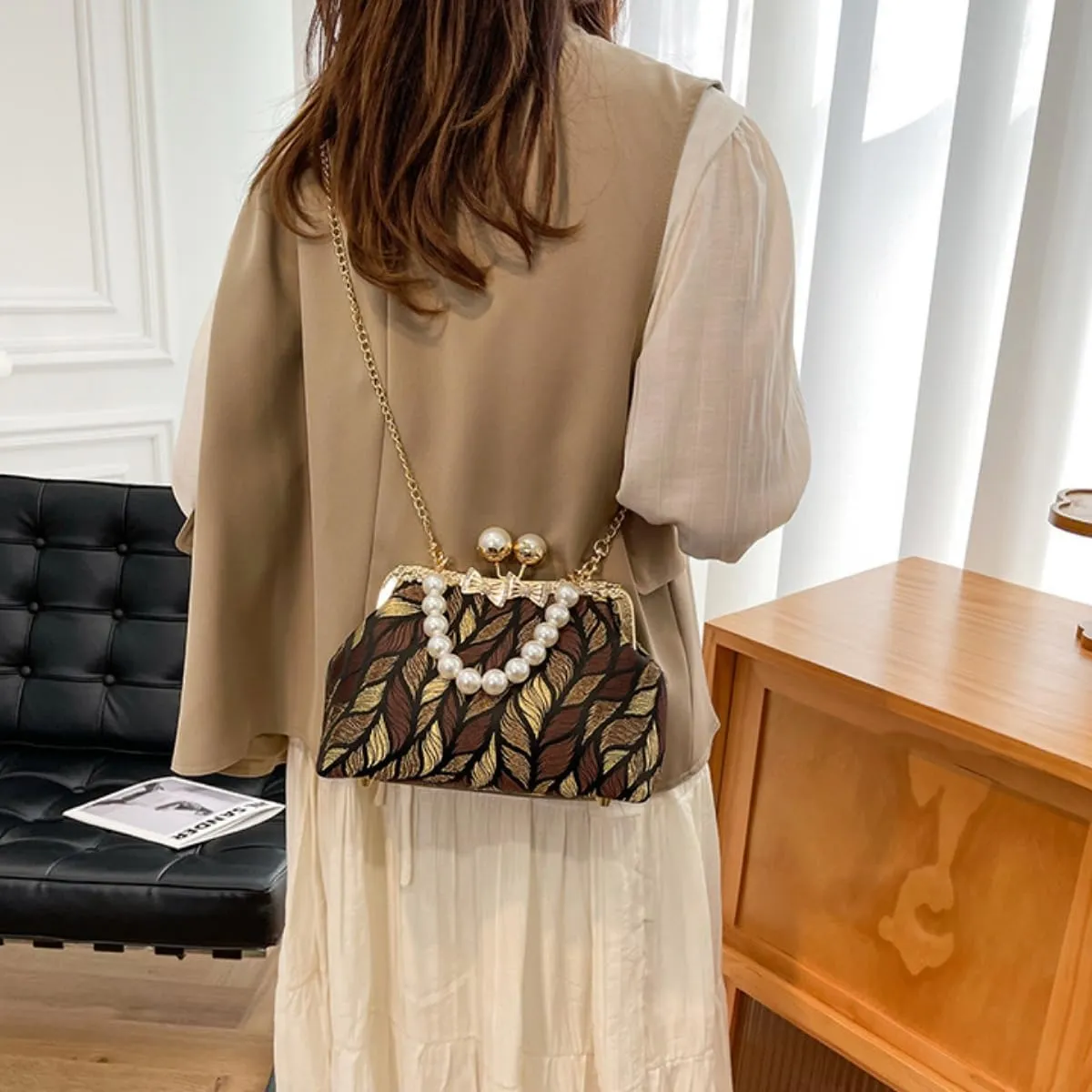 Pearl Evening Chain Shoulder Bag for Women Leaf Feathers Pattern Wedding Guest Chinese Pearl Purses Cross Body Purse