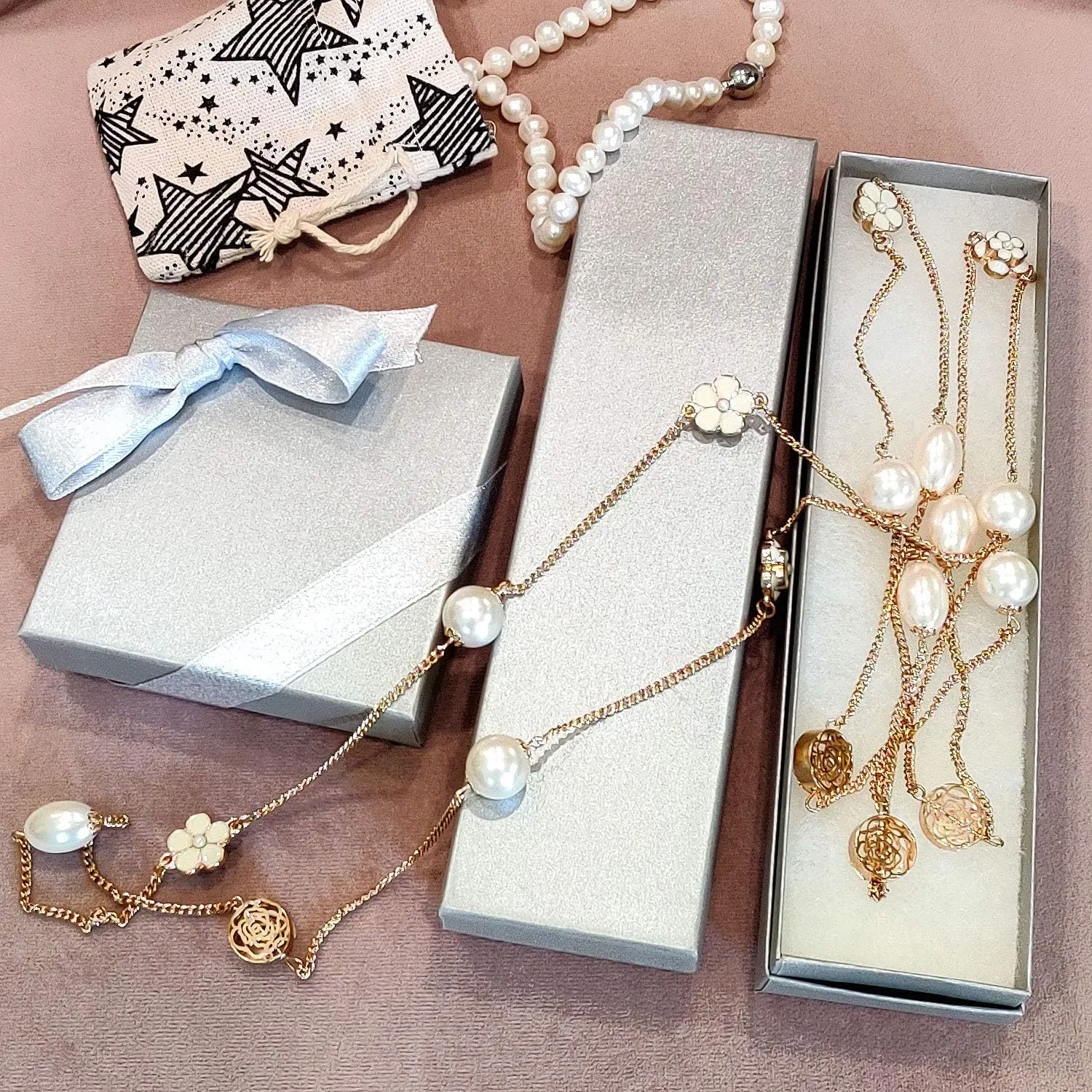 TheDisplayGuys - 100-Pack #53 Cotton Filled Cardboard Paper Jewelry Boxes Gift Case - Pearl Gray (5.4" x 3.9" x 1.0") - for Shipping or Storage