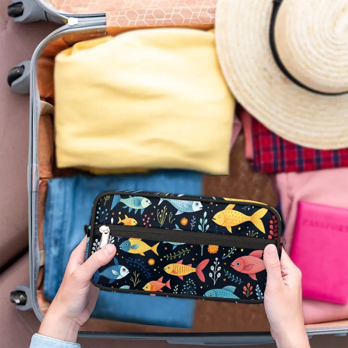 Travel Toiletry Bag for Women Men Cartoon Fishes Print Hanging Cosmetic Bag Waterproof Makeup Bag for Shaving Makeup Toothbrush & Travel Essentials