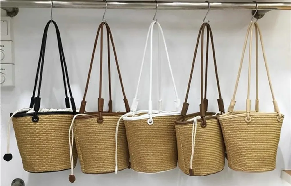 Trendy Womens Straw Shoulder Bag Casual Summer Beach Bags For Women Rattan Bucket Purses Straw Tote Handbags Travel Purse