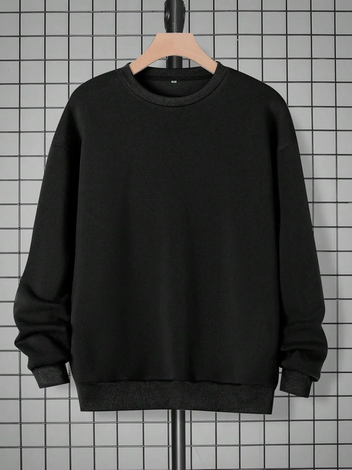WDIRARA Men's Dragon Letter Graphic Print Sweatshirt Long Sleeve Round Neck Tops Casual Pullovers