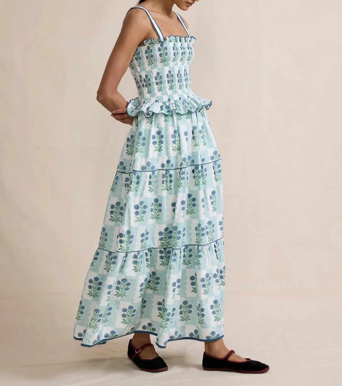 Womens Summer Maxi Dress Floral Sleeveless Smocked Maxi Dress Boho Spaghetti Strap A-Line Flowy Beach Long Sundress